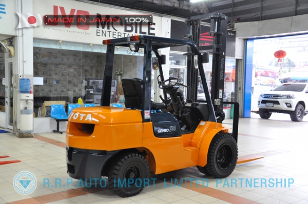 ขายรถโฟล์คลิฟท์มือสอง TOYOTA รุ่น TOYOTA รุ่น 7FD30-18007 นำเข้าจากประเทศญี่ปุ่น 100\% ไม่เคยใช้งานในไทย