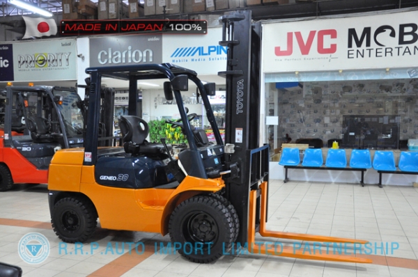 ขายรถโฟล์คลิฟท์มือสอง TOYOTA รุ่น TOYOTA รุ่น 7FD30-18007 นำเข้าจากประเทศญี่ปุ่น 100\% ไม่เคยใช้งานในไทย