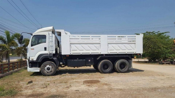ขาย ISUZU 360 แรงม้า ปี 54 แม่ลูกดั้มสามมิตร เครื่องดี เกียร์ดี รถสภาพเดิมสดสวย พร้อมใช้งาน เอกสารพร้อมโอน สนใจติดต่อ ดำสุโขทัย โทร 089-7087998,081-7855503 หรือติดตามสินค้าเข้าใหม่ได้ที่ www.dum-Sukhothai.com #ทดลองขับได้ที่เต็นท์รถดำสุโขทัย# เรายินดีให้บ