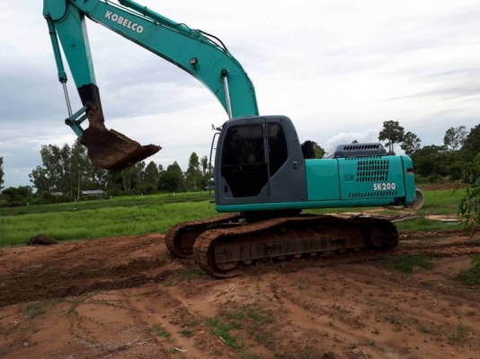 เก่านอก 2 ปี 1,050,000 บาท KOBELCO SK200 MARK 6 YN07 LQC  เครื่องดี ปั้มแรง โช่ใหม่ 2 ข้าง เอวแน่น ไฟฟ้าครบ แอร์เย็น เอกสารอินวอยท์  รถอยู่ มหาสารคาม โทร&amp;ไอดีไลน์ 0610710295