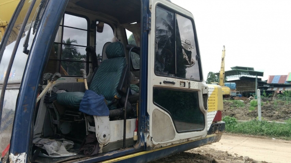 ขายรถขุดแบ็คโฮ KOBELCO SK120 MARK 3 สภาพดี เอกสารเล่มทะเบียน 630,000บ. สนใจ 0835601591 หรือ 0903494058