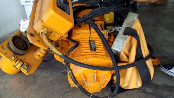 รอกโซ่ เครน 2 ตัน