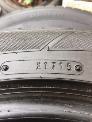 ขายยาง DUNLOP SPORT MAXX 050 215-55-17 ปี15 ดอกหนาจัด ไม่มีตำหนิ ไม่มีปะ ชุดละ 5,900 บาท