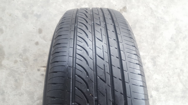 ขายยาง195/65/15 ปี 13 BRIDGESTONE GR90 2 เส้น