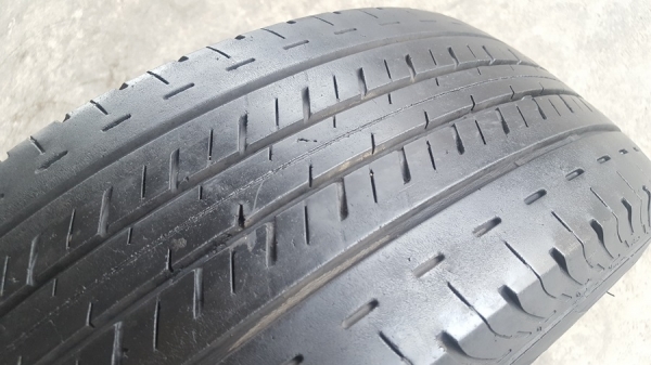 ขายยาง215/65/16 ปี 15 BRIDGESTONE R611  4 เส้น
