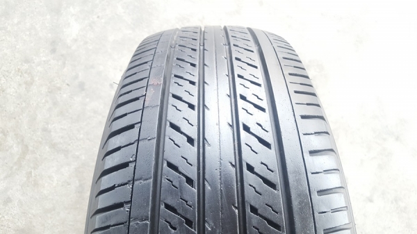 ขายยาง215/65/16 ปี 3015 DUNLOP LT37 4 เส้น ขายยาง215/65/16 ปี 3015 DUNLOP LT37 4 เส้น