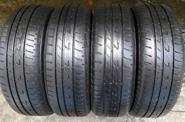 ยางBRIDGESTONE รุ่น Ecopia EP200 .185 60R15 ปี2016 สภาพสวยมากๆไร้ที่ติ ดอกเต็มๆคุ้มสุดๆใช้อีกยาวๆไม่แพง