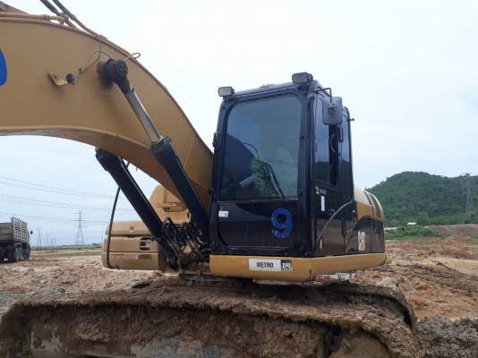 ขายรถแม็คโคร....เบอร์ 9 ยี้ห้อ CAT รุ่น 320D.. สภาพสวย พร้อมใช้งาน ,เล่มพร้อม