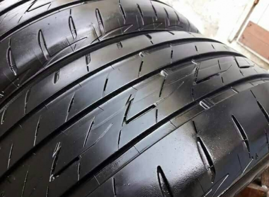 ยางBRIDGESTONE รุ่น Ecopia EP200. 205 55R16 สัปดาห์ที่39ปี2015 #ลงพื้นปลายปี2015 สภาพสวยมากๆดอกเยอะคุ้มสุดๆใช้อีกยาวๆถูกมากๆ