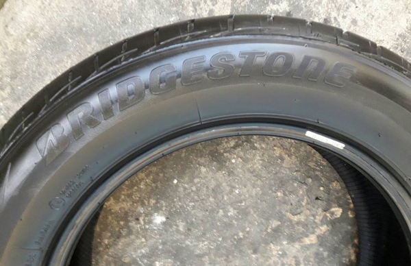 ยางBRIDGESTONE รุ่น Ecopia EP200. 215 60R16 ปี2016 สภาพสวยมากๆดอกเต็มๆคุ้มสุดๆใช้อีกยาวๆไม่แพง