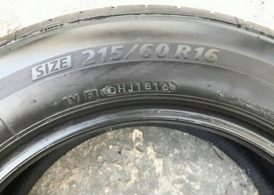 ยางBRIDGESTONE รุ่น Ecopia EP200. 215 60R16 ปี2016 สภาพสวยมากๆดอกเต็มๆคุ้มสุดๆใช้อีกยาวๆไม่แพง
