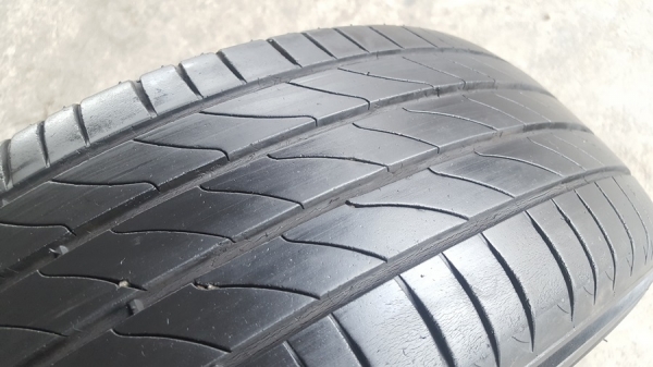 ขายยาง195/65/15 ปี 4614 MICHERLIN 3ST 4 เส้น