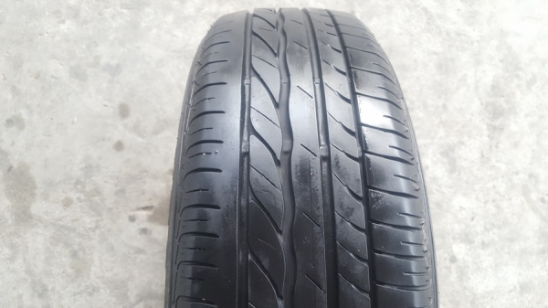 ขายยาง195/65/15 ปี 13/2+12/2เส้น BRIDGESTONE ER300 4 เส้น