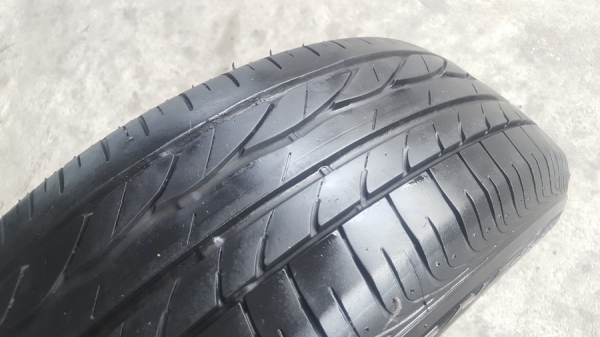 ขายยาง195/65/15 ปี 13/2+12/2เส้น BRIDGESTONE ER300 4 เส้น