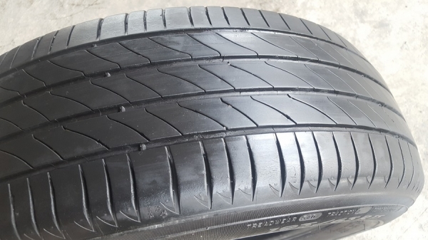 ขายยาง195/65/15 ปี 4613 MICHERLIN 3ST 4 เส้น