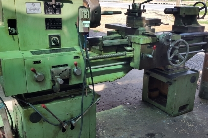 แท่นกลึง 6 ฟุต 2 เพลา รุ่นหนัก พร้อมใช้งาน สภาพสวยๆ อุปกรณ์ครบ ด่วนๆๆๆ 65,000
