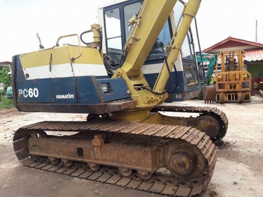 ขายKOMATSU PC60-6  เก่าญี่ปุ่นแท้  มีลายแย๊ก  เดิมๆๆ  เครื่องปั๊มดี  5,XXX  ชั่วโมง  ลองระบบกันได้ทุกวัน  โทร  089-3818694  ดวงนภา