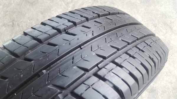 ขายยาง205/70/15 ปี 2716 THUNDERER R402  4 เส้น