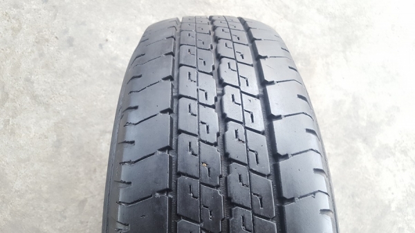 ขายยาง215/70/15 ปี 14/2+13/2เส้น DUNLOP  4 เส้น