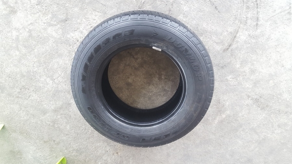 ขายยาง215/70/15 ปี 14/2+13/2เส้น DUNLOP  4 เส้น
