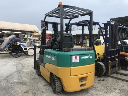 รถยกไฟฟ้า KOMATSU FB25EX-11 จาก230,000 เหลือ170,000 บาท รหัสสินค้า : 81004679 www.nihonmono.com