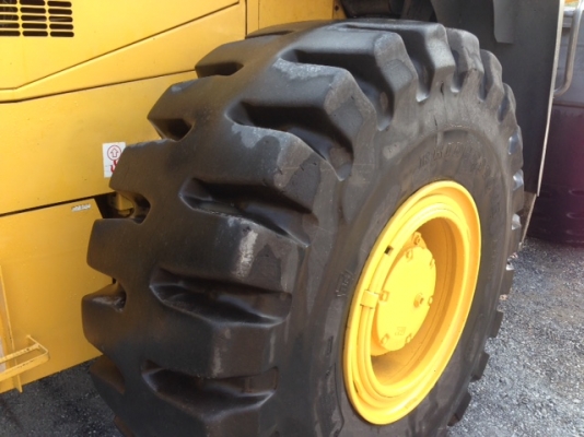 KOMATSU WA400-3E จากญี่ปุ่นแท้ สภาพสวย พร้อมใช้งาน เดิมทั้งคัน