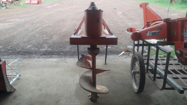 ขายครี่องเจาะหลุมติดรถไถรุ่น45ถึง50แรง