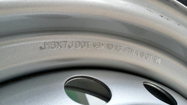 ล้อกระทะขอบ16 6รู139.7 พร้อมยางโยโกฮาม่า 215/70R16 ปี15 จำนวนสองล้อ ล้อกระทะขอบ16 6รู139.7 พร้อมยางโยโกฮาม่า 215/70R16 ปี15 จำนวนสองล้อ