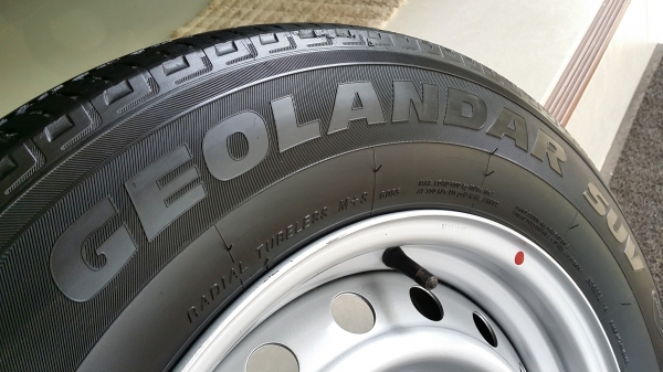 ล้อกระทะขอบ16 6รู139.7 พร้อมยางโยโกฮาม่า 215/70R16 ปี15 จำนวนสองล้อ