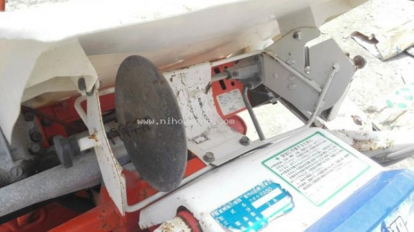 ราคา15,000 บาท รถเกี่ยวข้าวเดินตาม KUBOTA รุ่น RA50Z  รหัสสินค้า 81004776 ติดต่อ 081-8283376  www.nihonmono.com