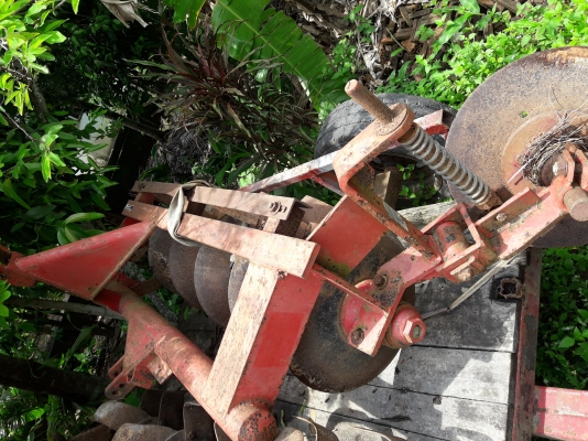 ผานหลังรถไถ