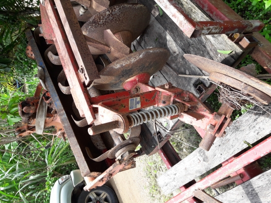 ผานหลังรถไถ