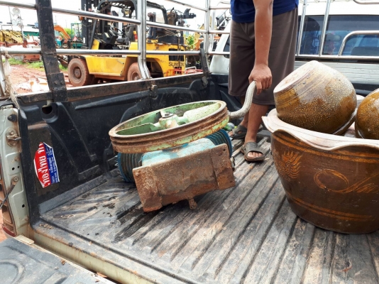 Tractor-backhoe ส่งหัวปั้ม ให้ลูกค้าจากอุดรครับ มารับถึงที่เลยครับ Tractor-backhoe ส่งหัวปั้ม ให้ลูกค้าจากอุดรครับ มารับถึงที่เลยครับ