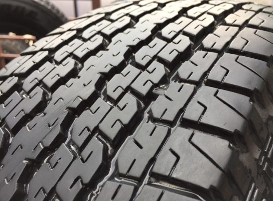ยาง Bridgestone 245 70 16 ปลายปี16 มี4ชุด ดอกเต็ม เนื้อนิ่มๆ ใช้ยาว ราคาไม่แพง