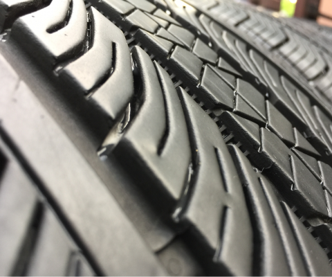 ยาง Continental 245 50 18 กลางปี16 ดอกเต็ม เนื้อนิ่มๆ ใช้ยาว ราคาไม่แพง