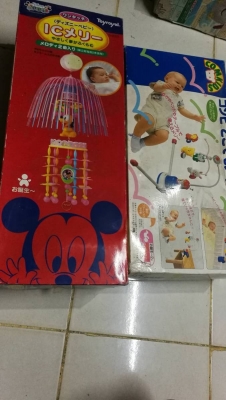 2 กล่อง 400 บ. ส่งฟรี083-2000058  LINE ID: line832923 โมบาย 2 ชุดของใหม่เก่าเก็บจากญี่ปุ่นชุดใช้ถ่านมีเสียงเพลงและหมุนๆ