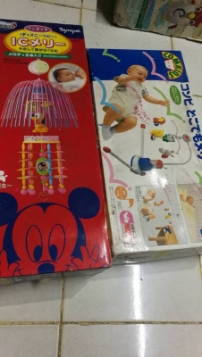 2 กล่อง 400 บ. ส่งฟรี083-2000058  LINE ID: line832923 โมบาย 2 ชุดของใหม่เก่าเก็บจากญี่ปุ่นชุดใช้ถ่านมีเสียงเพลงและหมุนๆ