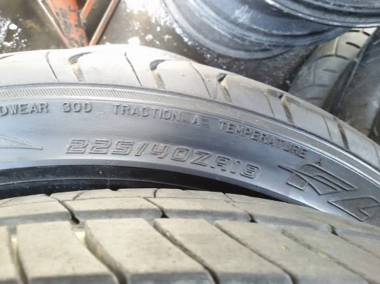 ฟาเค้น225/40/18ปี10 ไร้ตำหนิ.ใช้ได้อีกยาว คู่1200บ.โทร.0879050181-0995357594 ส่งทั่วไทย