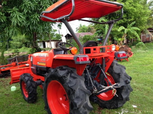 รถไถ 34 แรง เอกสารครบ   อุปกร 2 ชิ้น   ผานหน้ +ผานหลัง    พร้อมใช้ราคาเบา ฯฯฯ  160,000  บาท   วันทูคอล 0986683479 dtac 0991751349 สิทธิ์ คับ