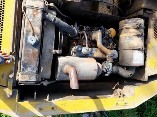 ขาย 280,000 KOMATSU pc 100-2 เครื่องดี ปั้มแรง เอวแน่น ช่วงล่างเต็ม รถสวยพร้อมใช้ รถอยู่ ชลบุรี 090-772-3710 090-772-3708