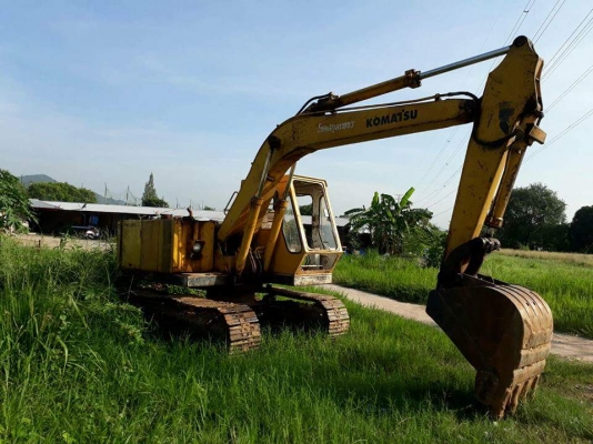 ขาย 280,000 KOMATSU pc 100-2 เครื่องดี ปั้มแรง เอวแน่น ช่วงล่างเต็ม รถสวยพร้อมใช้ รถอยู่ ชลบุรี 090-772-3710 090-772-3708