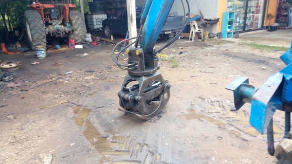 ขายรถไถคีบ ขายรถไถคีบ