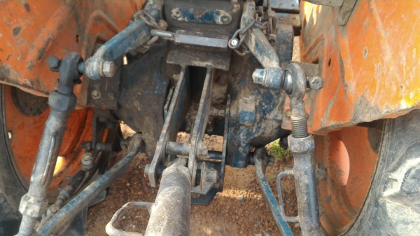 สามย่านแทรคเตอร์ ขายรถไถ KUBOTA L2000 พร้อมผานไถ4จาน   ราคา 42,000  มีรถขนส่งบริการ ร้านสามย่านแทรคเตอร์ อ.แกลง จ.ระยอง 0897489639,0818618678,0899347475 id line=0897489639 id line=0818618678 id line=0899347475 https://www.facebook.com/\%E0\%B8\%AA\%E0\%B8\%B2\%E