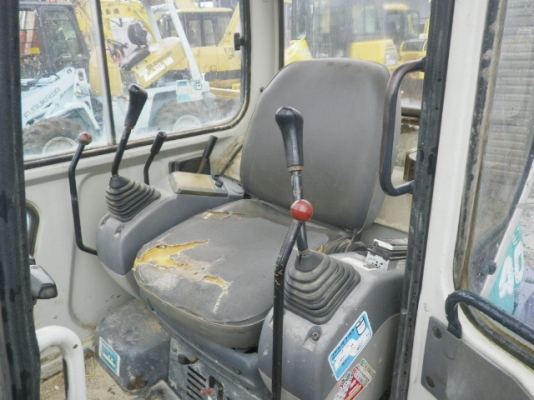 Komatsu PC40-7 ตู้เก๋ง เก่าญี่ปุ่นแท้ๆ นำเข้าเองจากญี่ปุ่นโดยตรง