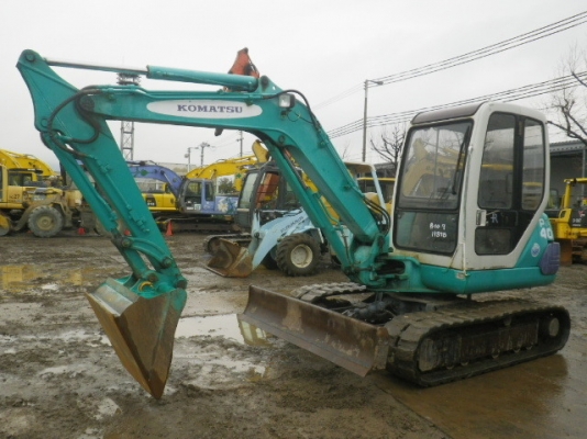 Komatsu PC40-7 ตู้เก๋ง เก่าญี่ปุ่นแท้ๆ นำเข้าเองจากญี่ปุ่นโดยตรง