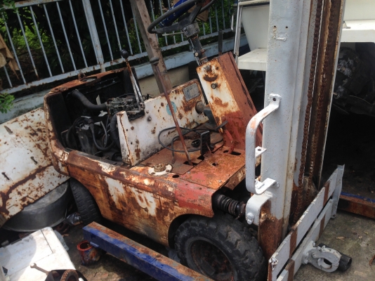 ขายรถโฟกลิปครึ่งตัน ขายรถโฟกลิปครึ่งตัน