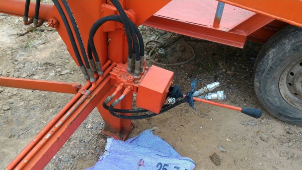 สามย่านแทรคเตอร์ ขายชุดตักใส่รถ KUBOTA L34,36 สภาพใหม่ ราคา 90,000  มีรถขนส่งบริการ ร้านสามย่านแทรคเตอร์ อ.แกลง จ.ระยอง 0897489639,0818618678,0899347475 id line=0897489639 id line=0818618678 id line=0899347475 https://www.facebook.com/\%E0\%B8\%AA\%E0\%B8\%B2\%E