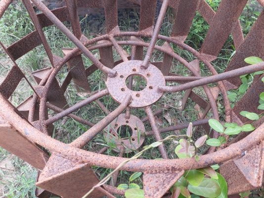 ขายล้อเหล็กใส่กับรถไถนั่งขับ 15-26แรงม้า พร้อมใช้งาน