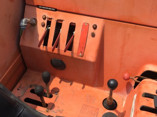 รถฉีดพ่นยา ปุ๋ยหมักอินทรีย์ชีวภาพได้ ยี่ห้อ KYORITSU รุ่น SSV-660F  ขนาด600 ลิตร ขับเคลื่อน4ล้อ เครื่องยนต์ดีเซลKUBOTA 3สูบ