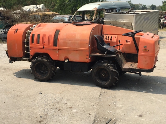 รถฉีดพ่นยา ปุ๋ยหมักอินทรีย์ชีวภาพได้ ยี่ห้อ KYORITSU รุ่น SSV-660F  ขนาด600 ลิตร ขับเคลื่อน4ล้อ เครื่องยนต์ดีเซลKUBOTA 3สูบ